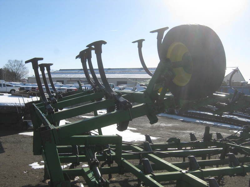 Cultivators  John Deere 960 Cultivator Photo